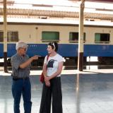Kate et Sidi Phong sur le quai de la gare